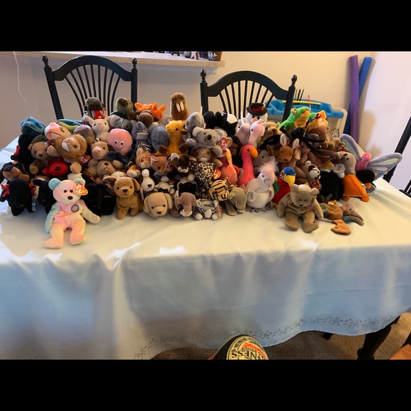 LOT OF 81 BEANIE BABIES RETIRED - Picture 2 of 2